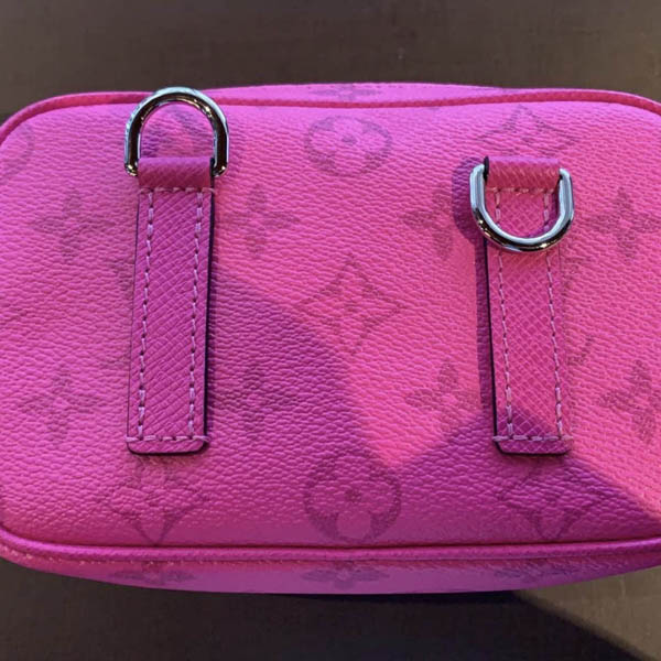 【アウトドア最新作】超使える☆超限定ミニショルダー